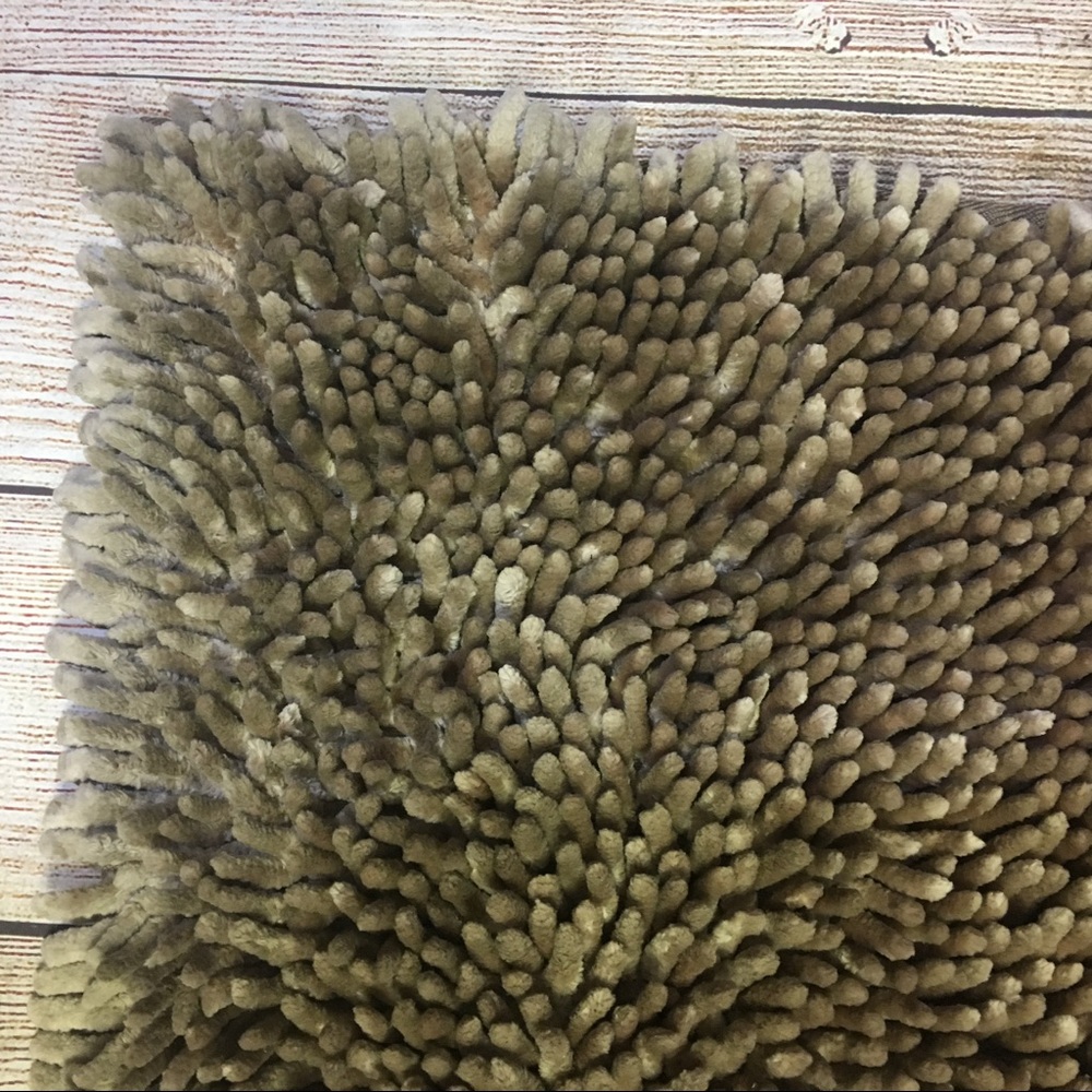 Fluffy Microfiber Beige Bath Rug 31” X 20” - Picture 3 of 6